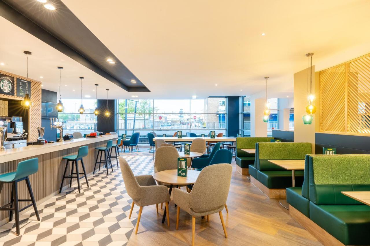 Holiday Inn Stevenage By Ihg Exteriér fotografie