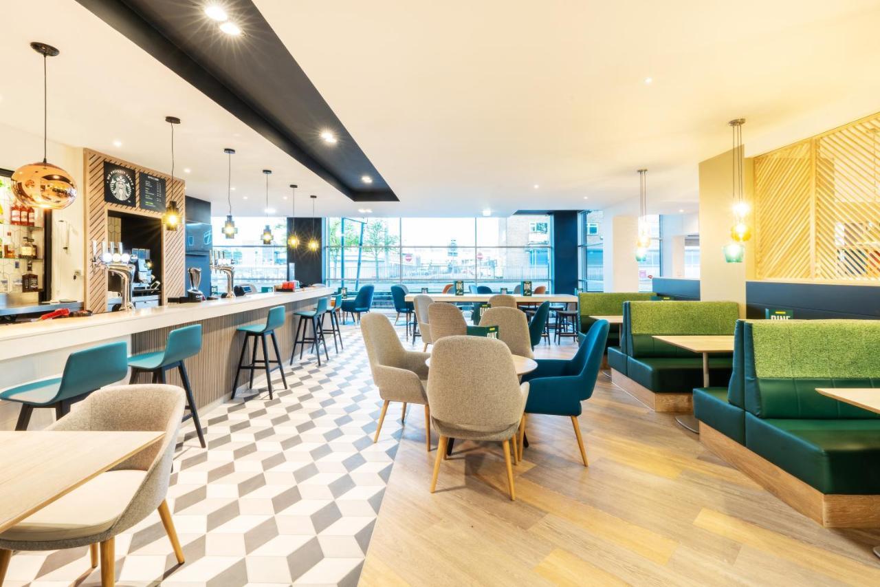 Holiday Inn Stevenage By Ihg Exteriér fotografie